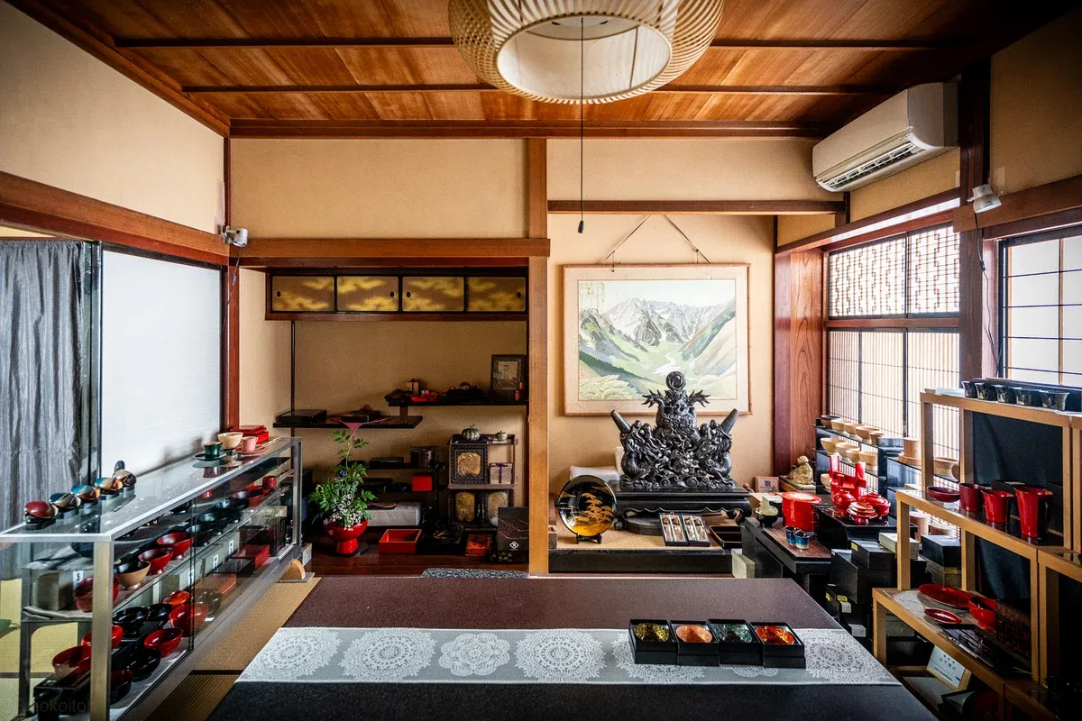 つくる人と使う人のために。日常に寄り添う輪島塗“中島忠平漆器店